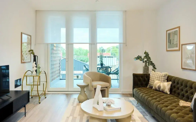 The Tottenham Retreat - Homely 2bdr Flat With Balcony