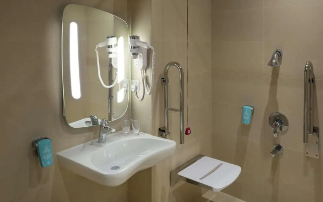 ibis Jeddah Malik Road