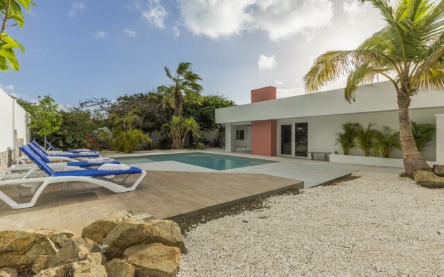 Boca Catalina Modern Villa