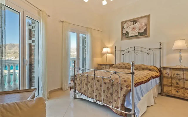 Sea Sound Villa
