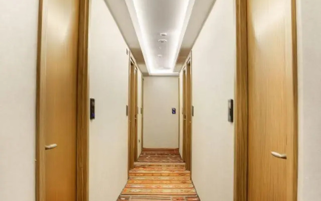 Discovery Hotel
