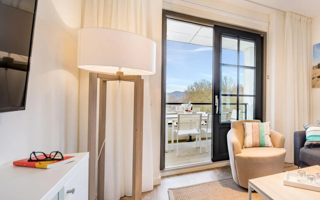 Luxurious Apartment With two Bathrooms, 1 km From the Beach
