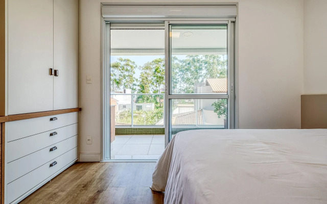 Apt Moderno com varanda a 150m do mar ABC0202
