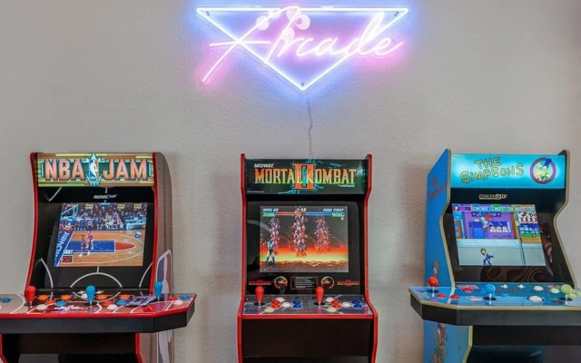 Luxury Scottsdale Home W/pool and Hot Tub!