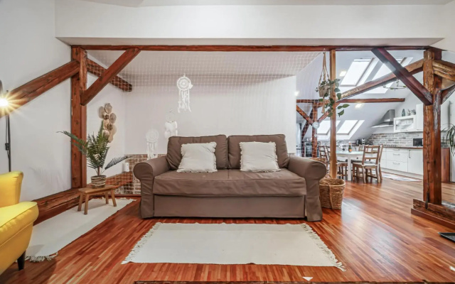 Beautiful and Romantic Penthouse with Two Terraces
