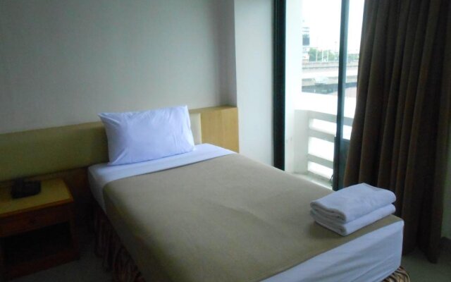 The Tower Praram 9 Hotel