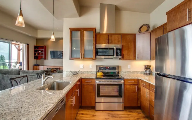 Lake Chelan 'manson Bay' Condo w/ Pool Access!