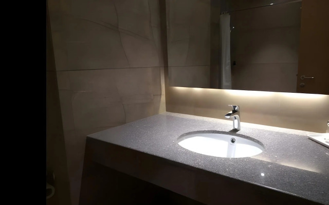 Click Hotel Junagadh