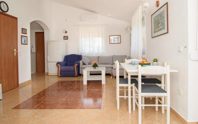Stunning Apartment in Stranici With 1 Bedrooms, Wifi and Heated Swimming Pool - Apartment in Porec - Photo 3