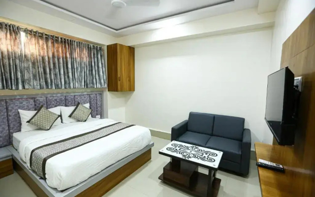 OYO 90380 Hotel Golden City