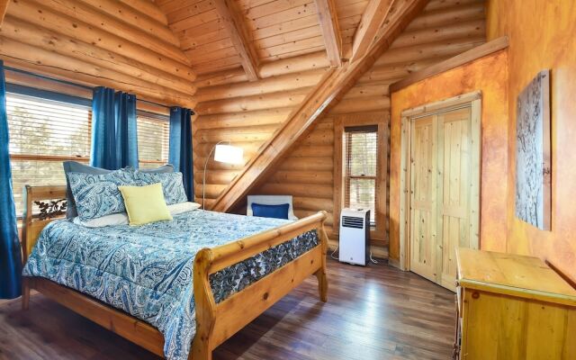 FlagRanch - 4 Br cabin by RedAwning