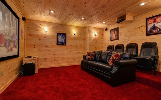 A River Runs Through It 3 Bedrooms 3 Bathrooms Cabin