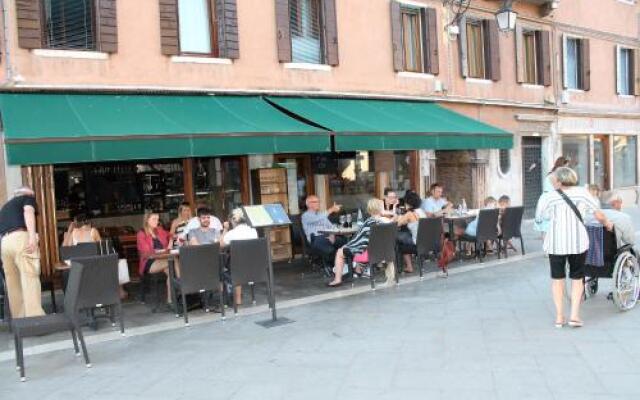 Calle dei Preti