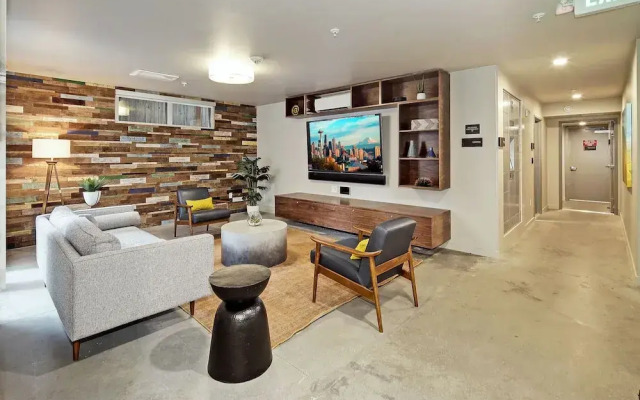 Primo Capitol Hill Studio