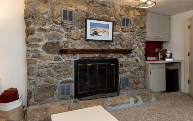 Wintergreen Retreat Jacuzzi Sauna dog Friendly