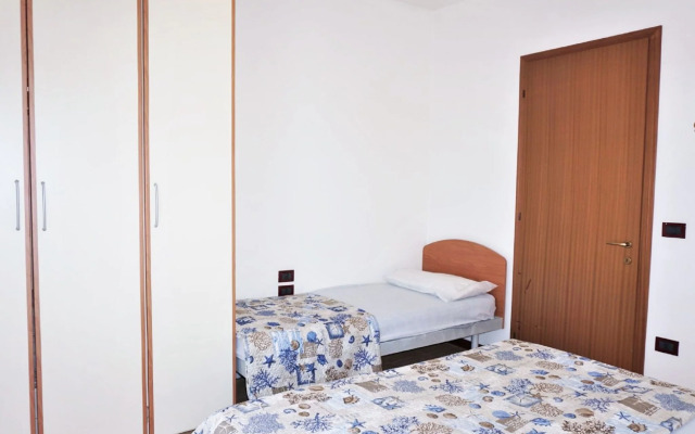 Nice villa in Caorle with shared pool