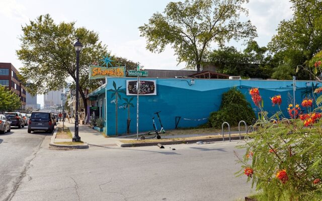 Sonder by Marriott Bonvoy East 5th Apartments East Austin