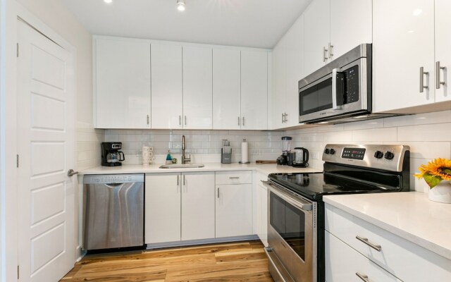 Mardi Gras Suites NOLA's 4BR Elegance