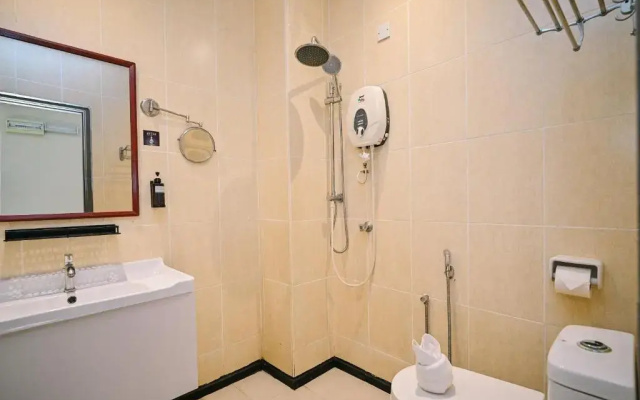 Kingston Hotel 12   Jalan Raja Laut, Kl