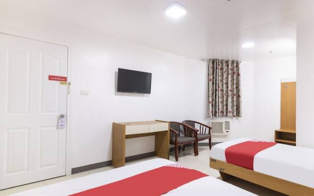 Lucky Hotel by OYO Rooms