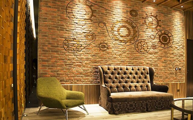Royal Group Motel Feng Shan Branch