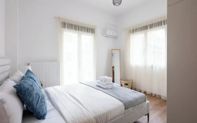Alex's 2-Bedroom Apartment in Athens