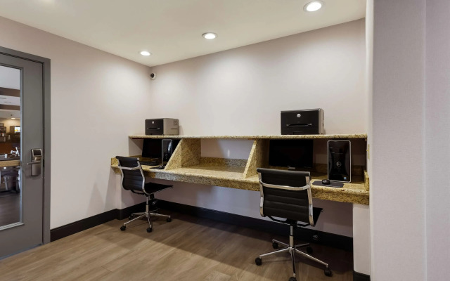 Best Western Inn & Suites Lemoore