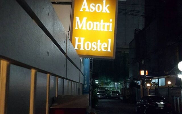 Asoke Montri Hostel