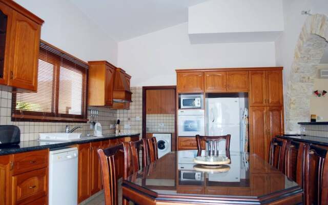 Impressive Large Villa Huge Heated Pool Garden
