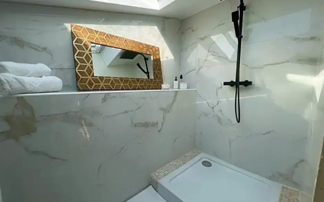 Venue C , Luxury 6 Bedroom Mansion