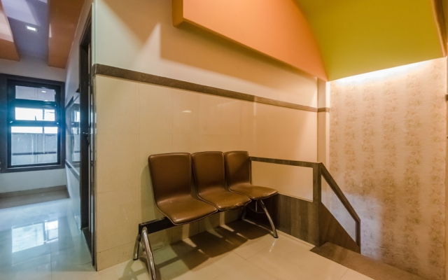 OYO 8311 Hotel Galaxy Residency