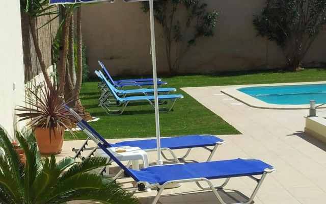 Nicolas Studios & Apartments