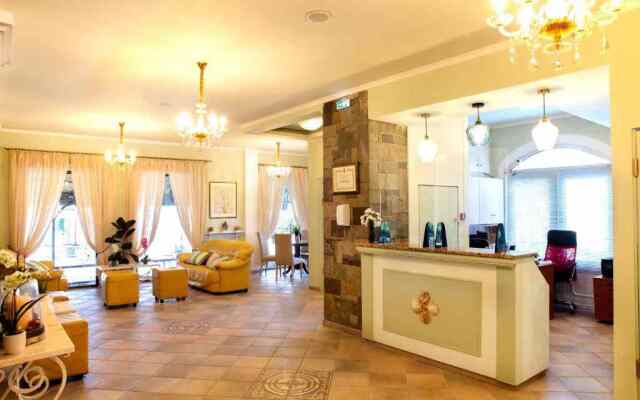 Palapart Gikas Suites And Studios