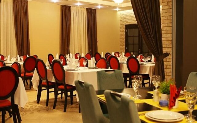 Emigrand Art Hotel