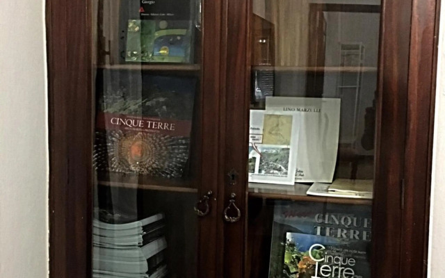 Pearl Gray House (in Manarola 5terre)