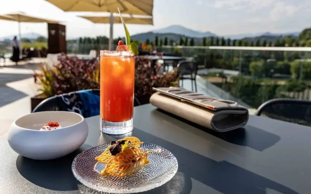 Life Hotel