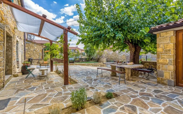 Old Mulberry Stone House
