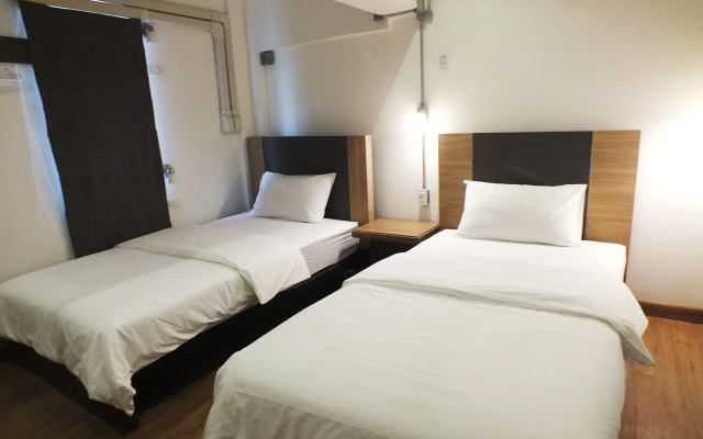 09 Hostel