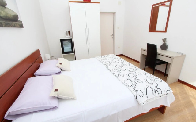 Rooms and Apartment Luana