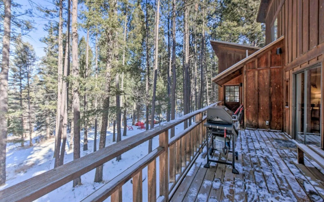 'enchanted Pines' Mountain Escape w/ Deck & Grill!