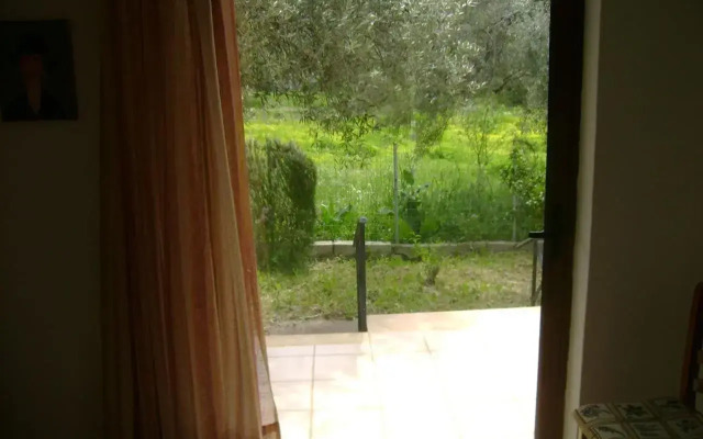 Lefkas house with garden