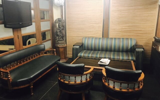 Skylink Suites & Apartments