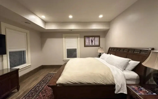 Frederick Stearns House Historic Inn