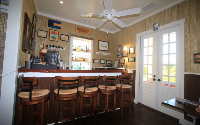 The Sandpiper Inn & Cottages