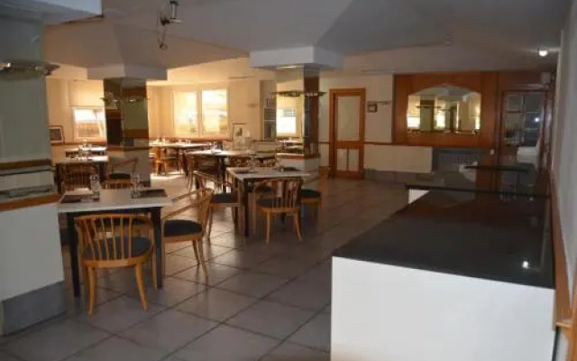 Отель Brujas de Irues 