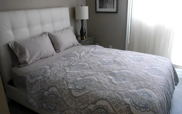 Spectacular 1BR Unit