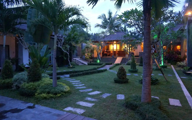 Ubud Raya Hotel