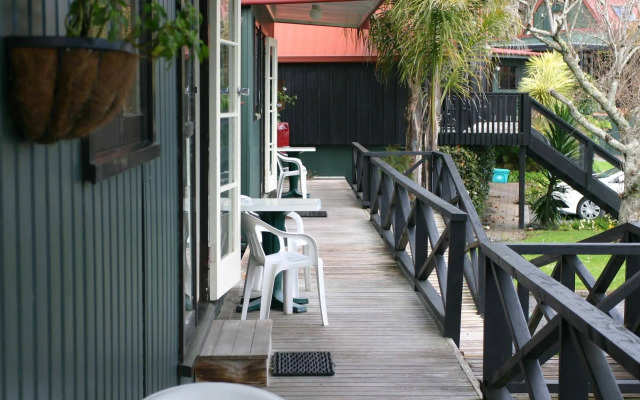 Coastal Motor Lodge