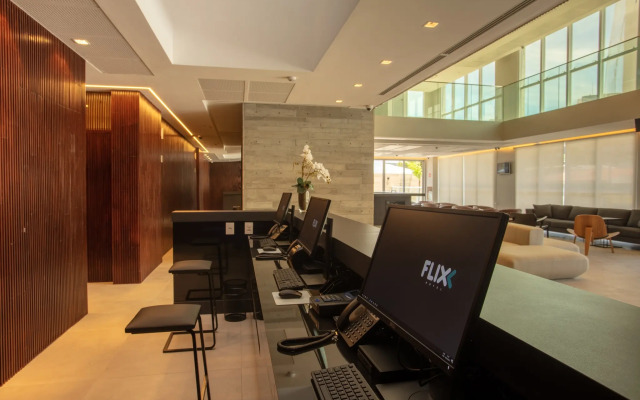Flix Hotel