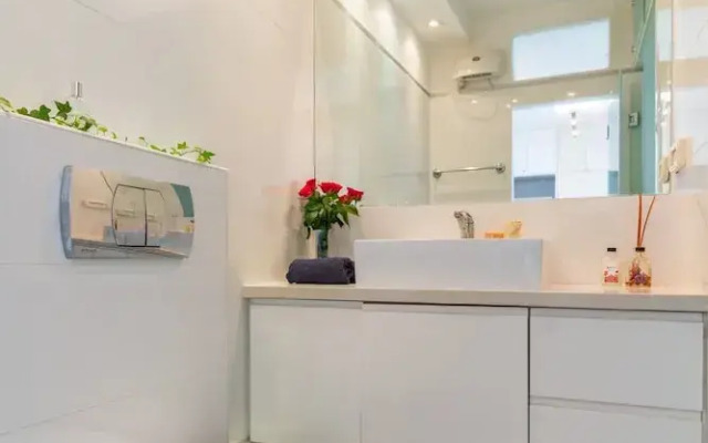 Top Tier Apartment with Swimming Pool